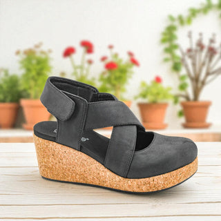 Case Closed Wedge Sandal - Black