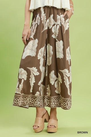 Modern Floral Flowy Cropped Pants - Brown