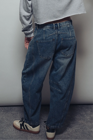 Light Dirty Wash Barrel Jeans