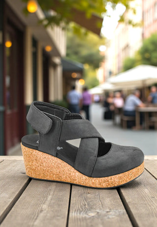Case Closed Wedge Sandal