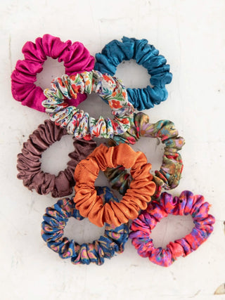 Mini Satin Scrunchie S/8 - Rainbow