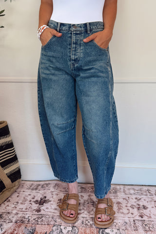 Light Dirty Wash Barrel Jeans
